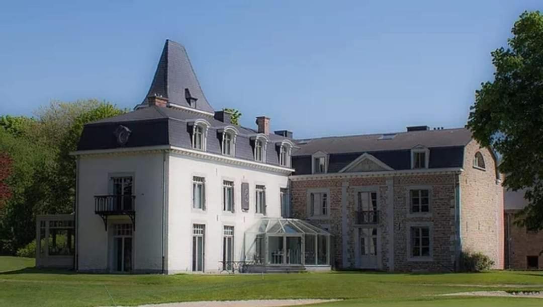La Chambre Du Chateau De Bernalmont Liège Exteriör bild